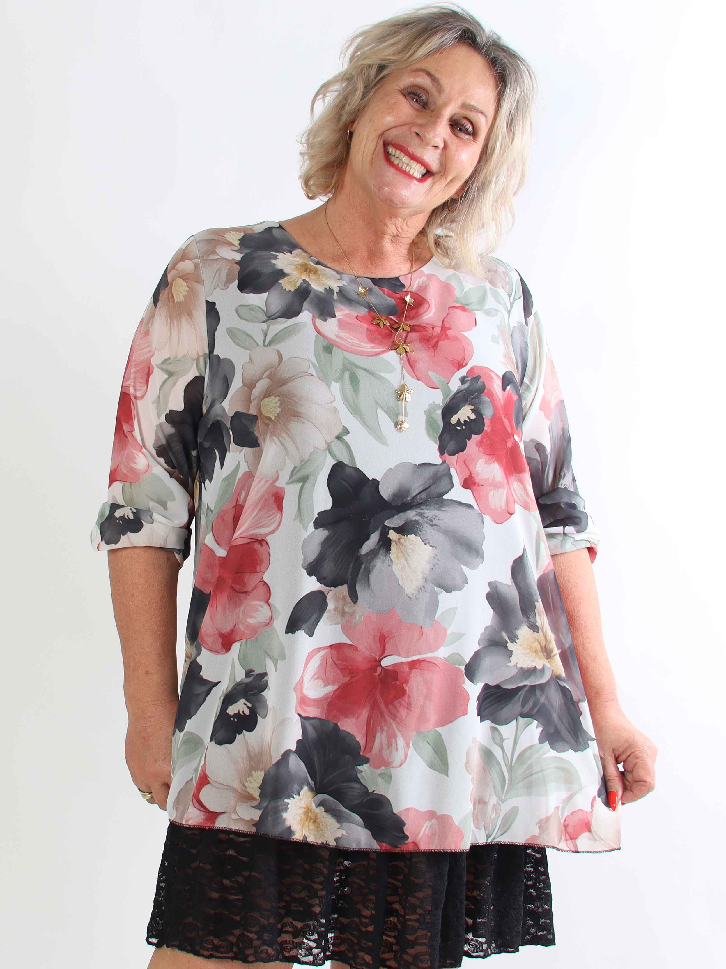 Lauren - Plus size tunikakjole i chiffon med blomsterprint og blondekant